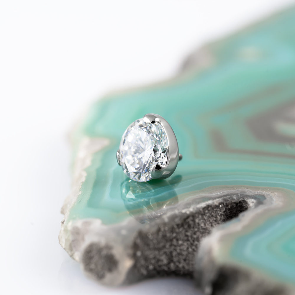 Накрутка Фианит 3 мм для основ 1.2 мм титан ASTM F-136