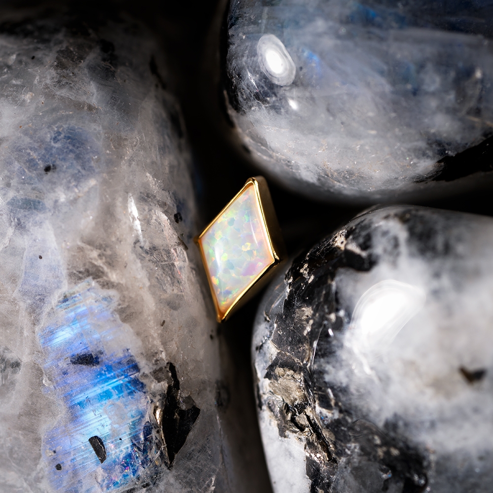 Накрутка Gold Rhomb op-17 титан+PVD (для основ 1.2 мм, опал №17, Золотой, Титан ASTM F-136)